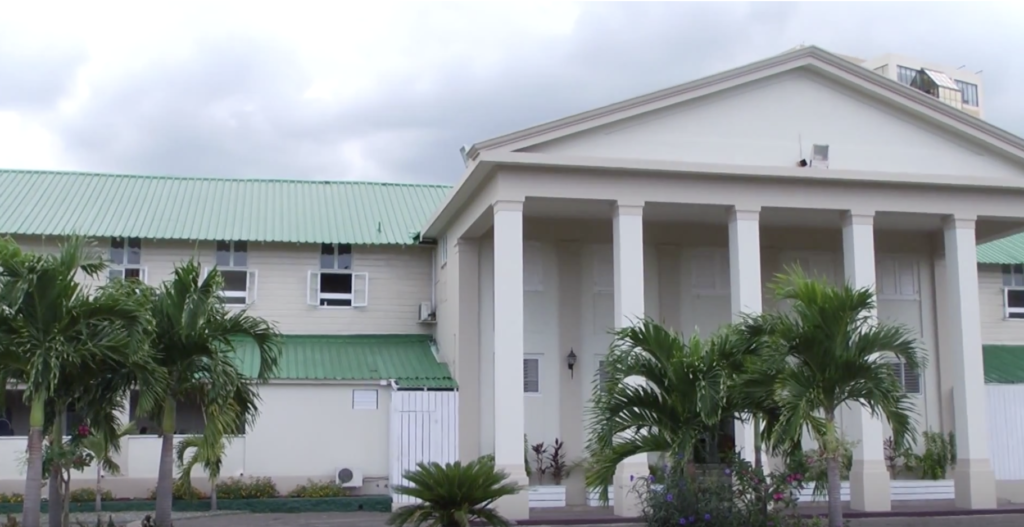 Liguanea Club Commercial